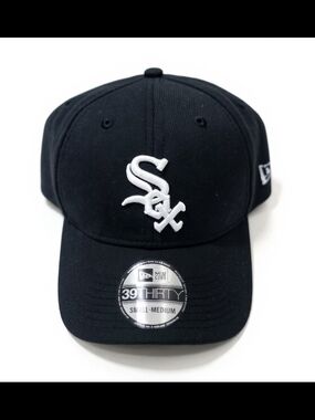 New Era Black and White Chicago White Sox 39THIRTY Fitted Cap